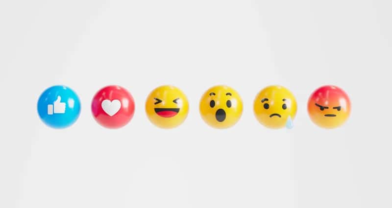 Patti LuPone and Passenger Reactions (Image Credits: Unsplash)