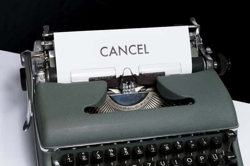 8. Understand Cancellation and Change Policies Before You Pay Deposits (Image Credits: Unsplash)