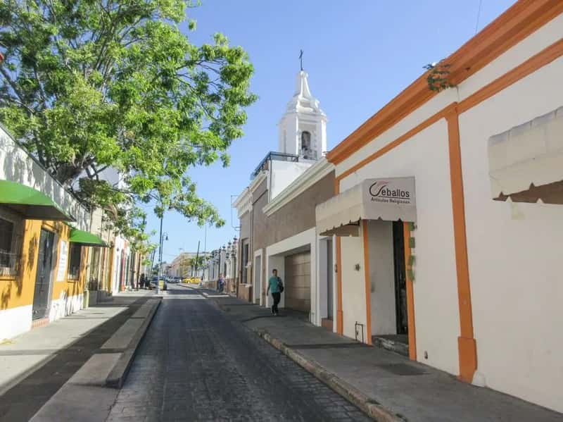 Mexico's Cartel-Affected States: Beyond the Resort Bubble (Image Credits: Pexels)