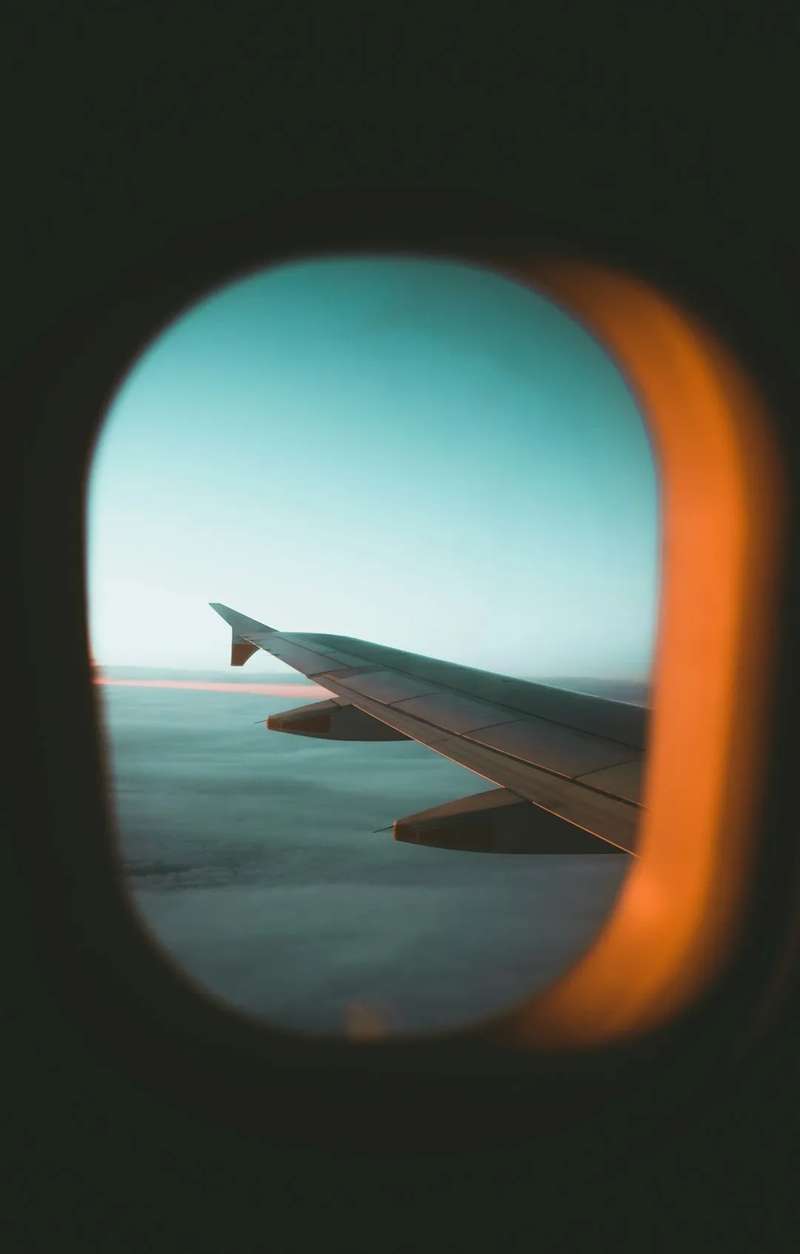 What long-haul economy actually does to your body (Image Credits: Unsplash)