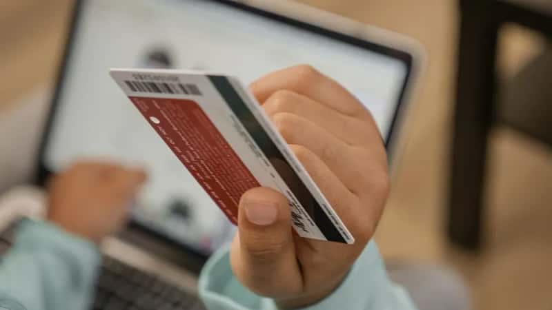 1. Your Social Security card (Image Credits: Pexels)