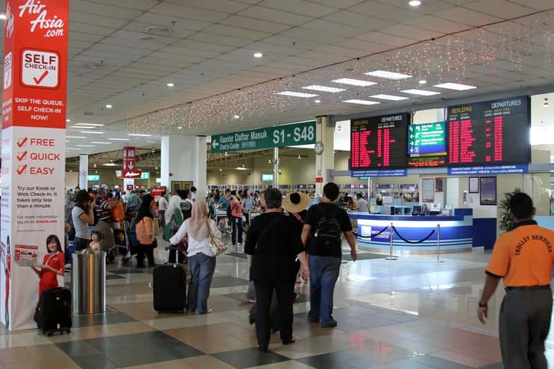 Why These Sites Beat Traditional Travel Agents (Image Credits: Wikimedia)