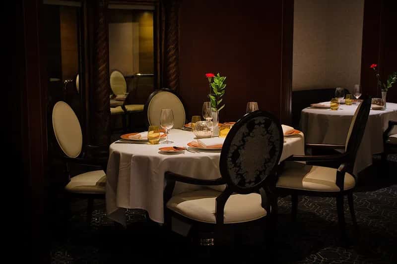 #7 – Not Pre-Booking Entertainment and Specialty Dining (A Guy Named Nyal, Flickr, CC BY-SA 2.0)
