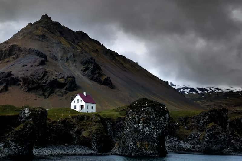 Iceland: geothermal and hydro doing nearly all the work (Image Credits: Unsplash)