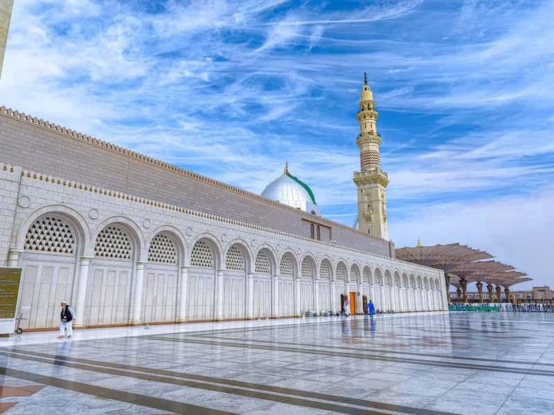 Mecca and Medina: The Bedrock of Saudi Tourism (Image Credits: Pexels)