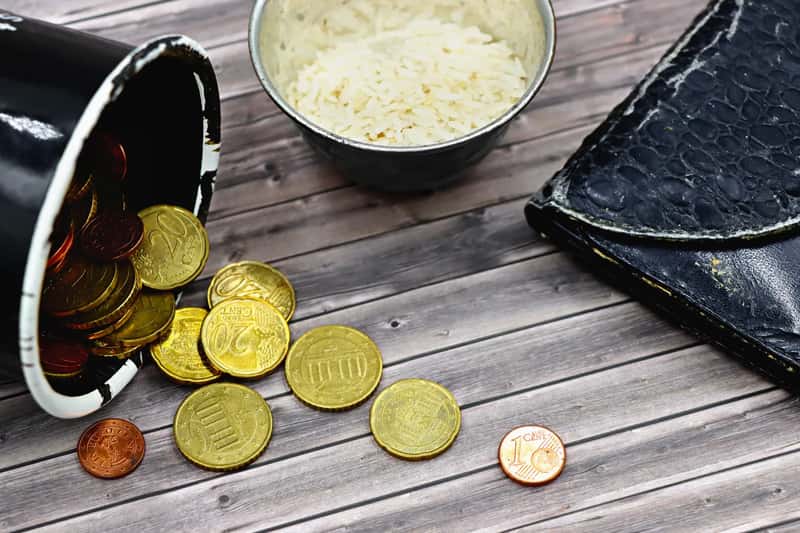 Leaving Cash Behind on the Table (Image Credits: Pexels)