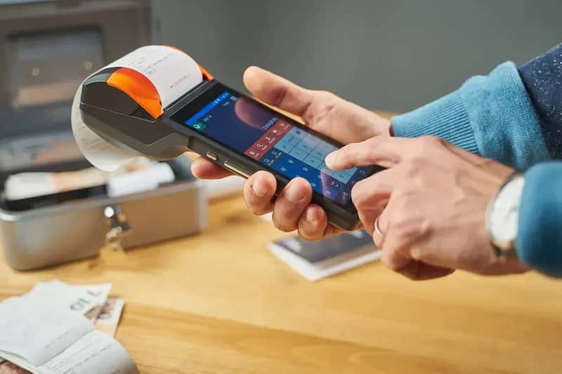 Failing to Check Your Bill Before Checkout (Image Credits: Pixabay)
