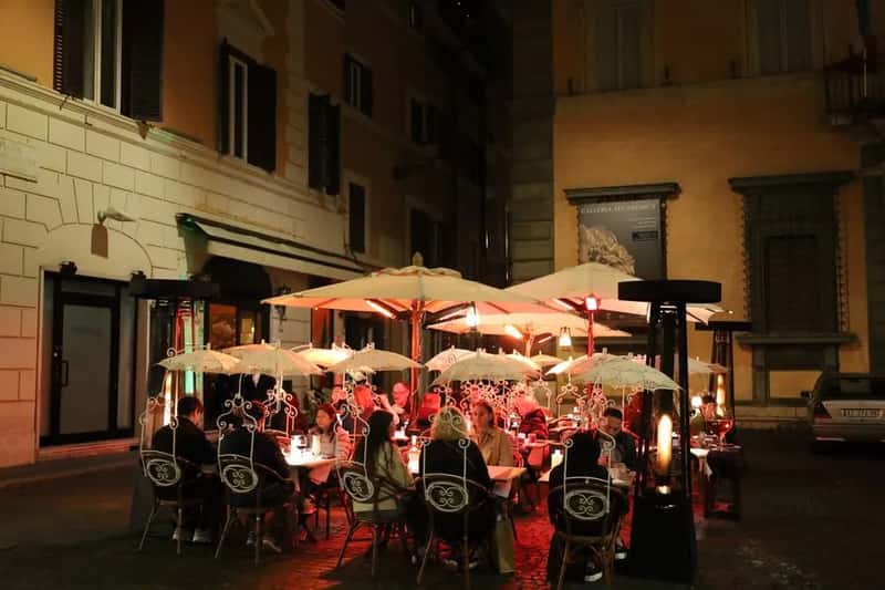 The Prime Tables on Trastevere's Main Square (Image Credits: Pexels)
