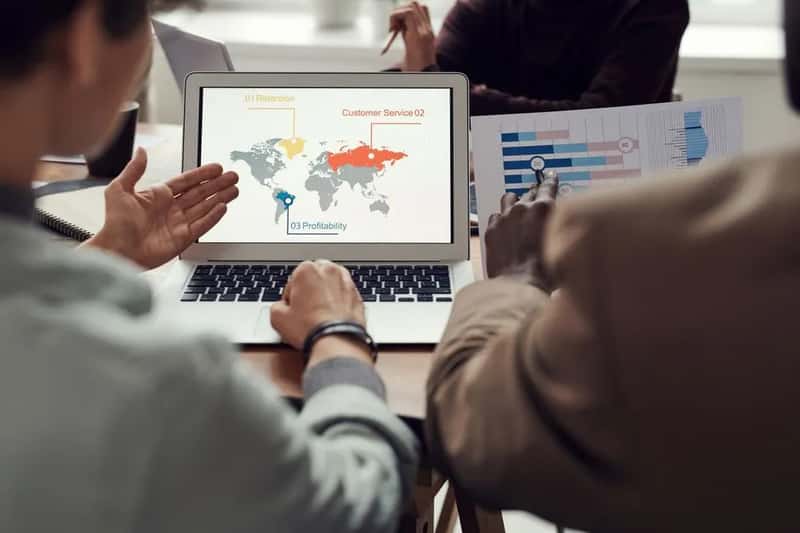 What the Sunday Start Means for Global Business (Image Credits: Pexels)
