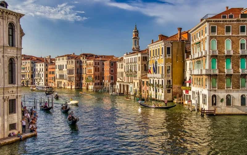 1. Skipping Venice's day-tripper fee (Image Credits: Pexels)