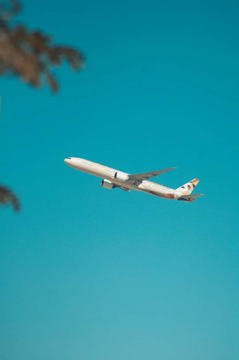 4. Missing a Flight or Connection and Figuring It Out Alone (Image Credits: Unsplash)