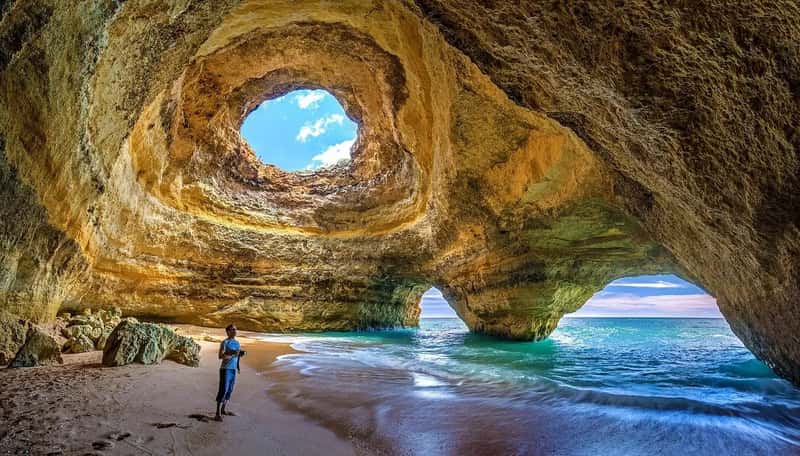2. The Algarve, Portugal (Image Credits: Pixabay)