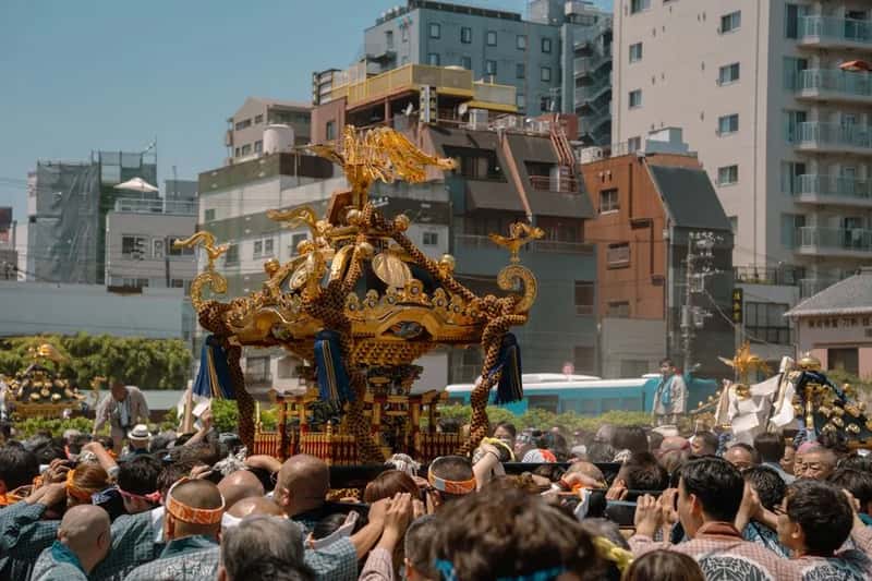 Golden Week: a holiday you don't want to collide with (Image Credits: Pexels)