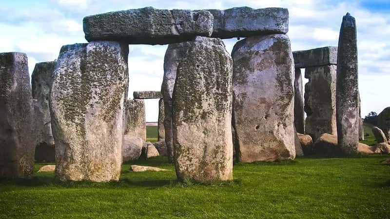 4. Stonehenge, England: Big Rocks, Big Disappointment (Image Credits: Unsplash)