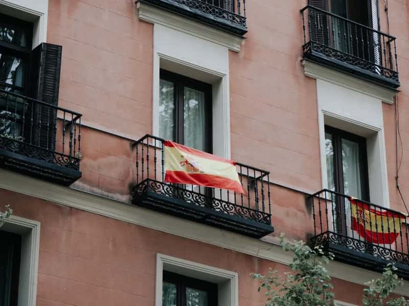 Proof of accommodation in Spain (Image Credits: Pexels)