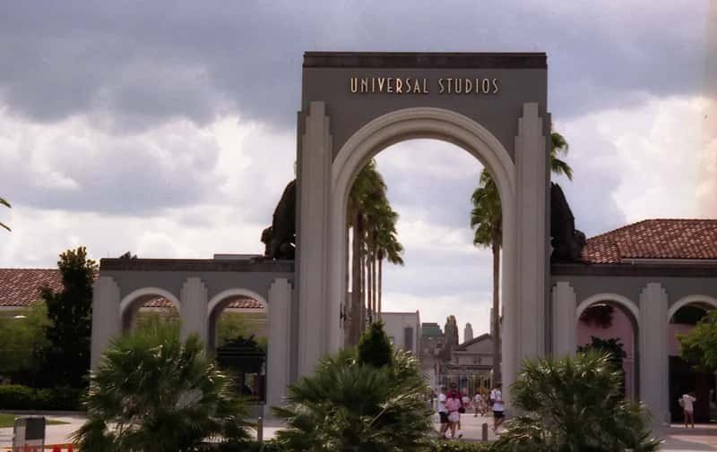 Ignoring Early Park Admission Benefits When Booking Hotels (Image Credits: Wikimedia)