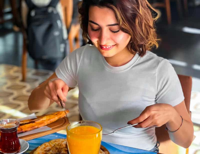 1. The Dopamine Debt (Image Credits: Pexels)