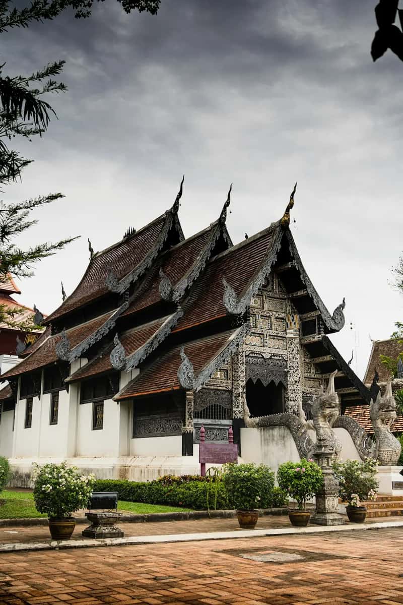 Thailand: beaches and temples without the price tag (Image Credits: Unsplash)
