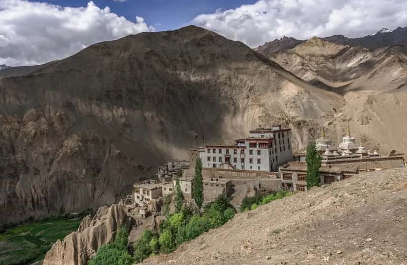 6. The Himalayas, India: Mountain Towns Buckling Under Tourist Pressure (Image Credits: Pexels)
