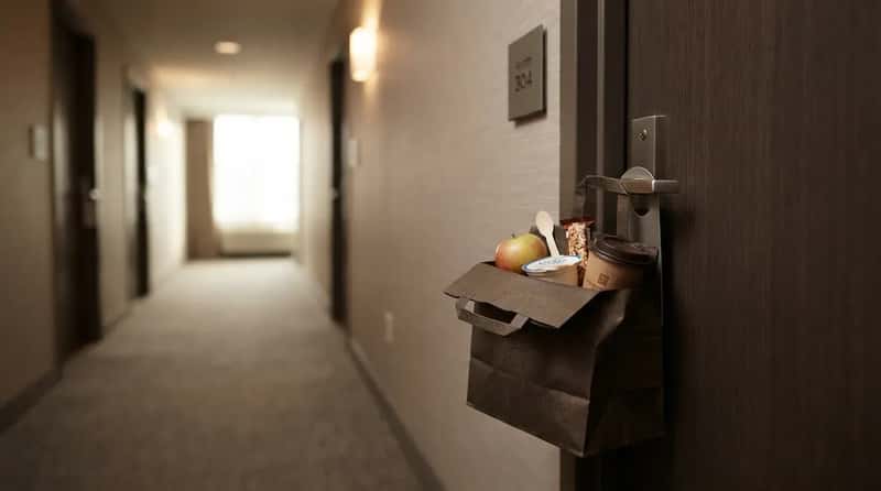 #2 - The Early-Checkout Breakfast Bag Nobody Advertises (Image Credits: Gemini)