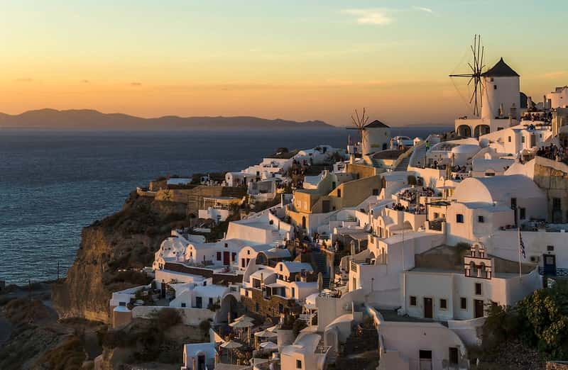Greece: Santorini's Infrastructure Crumbles Under Tourist Weight (Image Credits: Flickr)