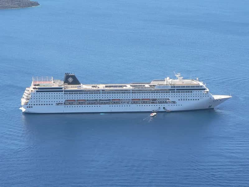 Cruise Ships Face Hard Caps In Greece And France (lostajy, Flickr, CC BY 2.0)
