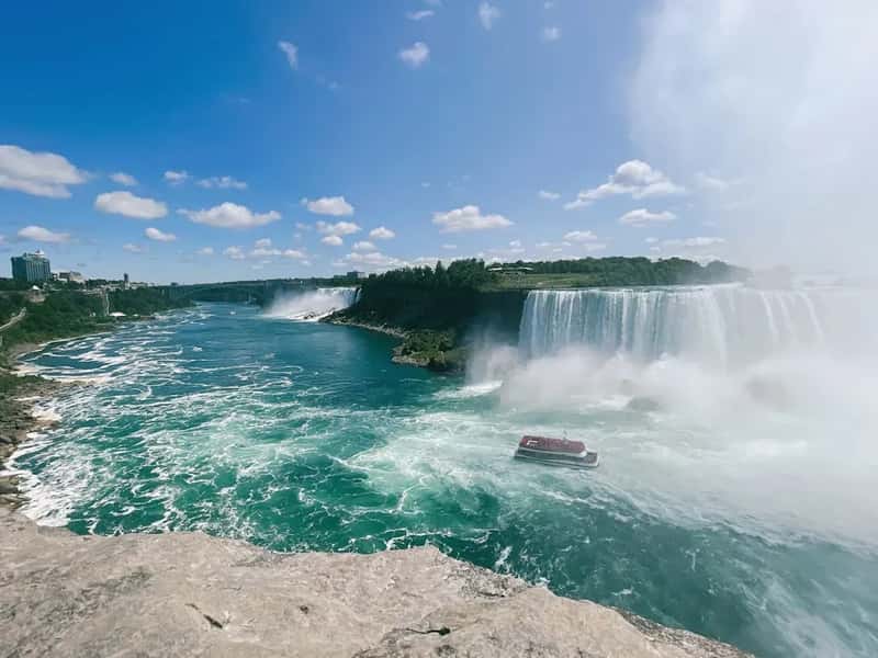 10. Niagara Falls, Canada/USA – Nature Trapped in a Tourist Funhouse (Image Credits: Unsplash)