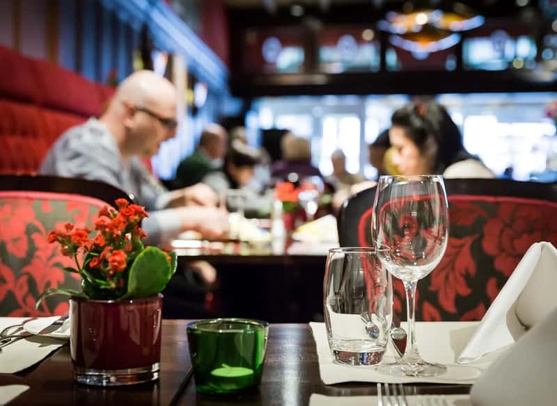 5. Showing up without reservations at restaurants (Image Credits: Pixabay)