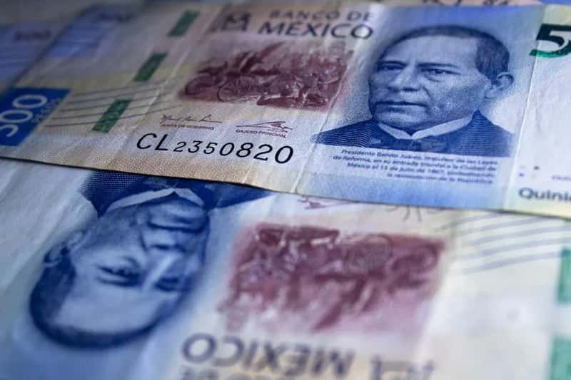 Currency, Tipping, and Everyday Cash Habits (Image Credits: Pexels)