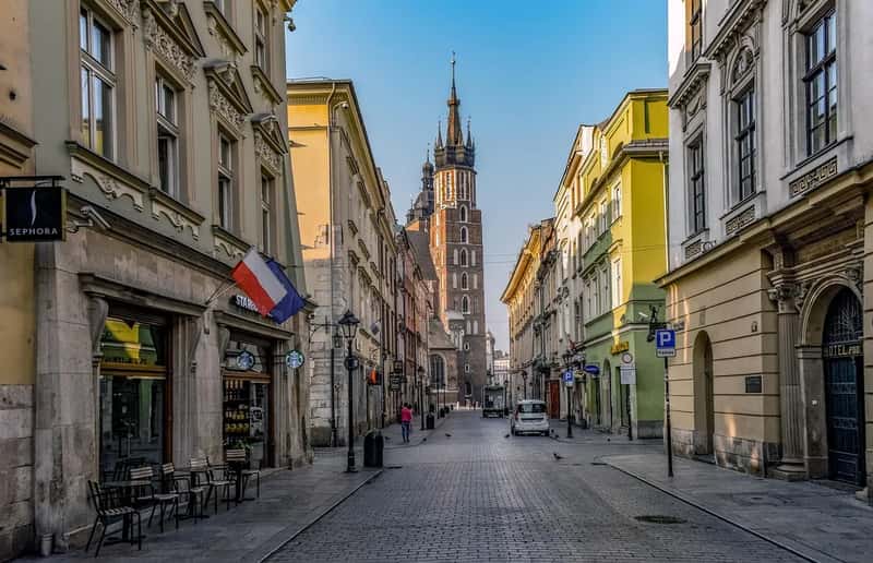 Krakow: Medieval Beauty Meets Modern Affordability (Image Credits: Pixabay)
