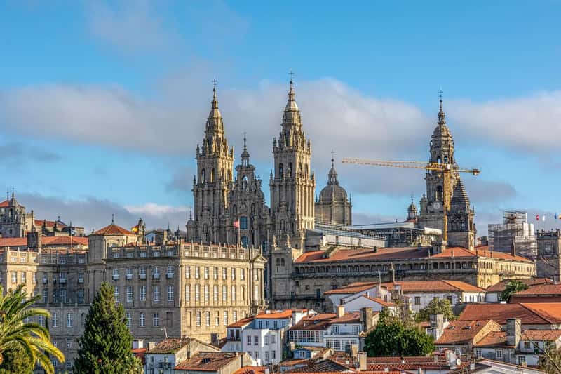 Galicia and Asturias offer the sea without the saturation (Image Credits: Pixabay)