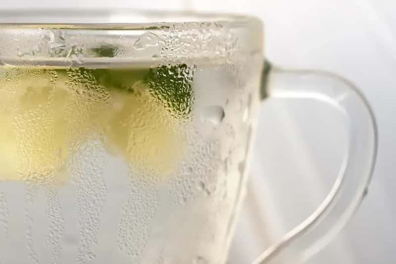 Plain Tap Water and Drinks With Ice (Image Credits: Pixabay)