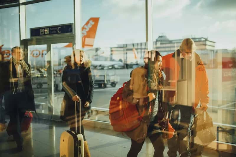 Thieves Look for the Distracted, the Overwhelmed, and the Obvious (Image Credits: Rawpixel)