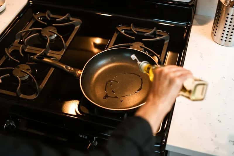 #6 - Old Teflon Cookware (Image Credits: Pexels)