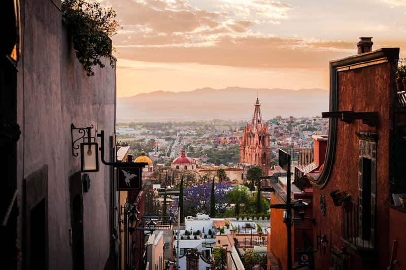 San Miguel de Allende, Mexico - Colonial Charm With 10,000 International Friends (Image Credits: Pixabay)