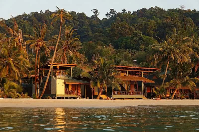 5. Thailand - Tropical Living at a Fraction of U.S. Costs (Image Credits: Pixabay)