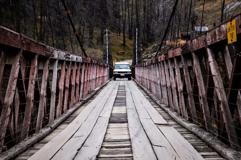 Skippers Canyon Road, New Zealand (Image Credits: Unsplash)