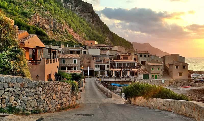 Spain: Mediterranean Living Without the Premium Price (Image Credits: Pixabay)