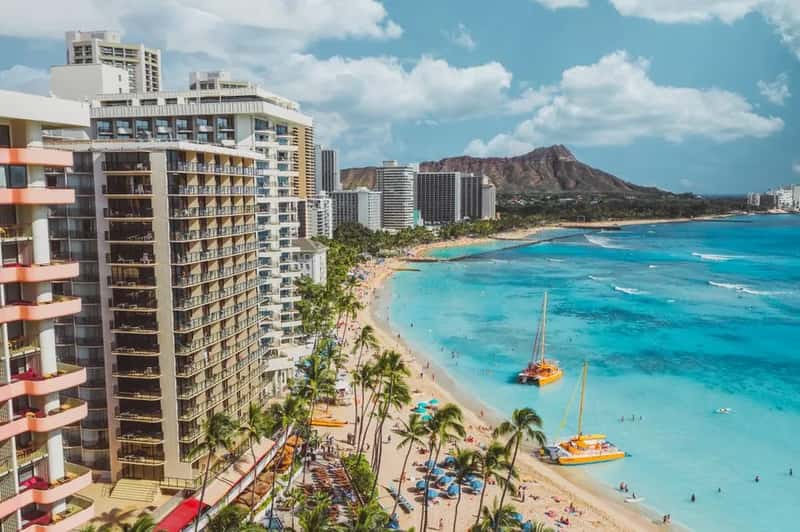 3. Hawaii's image has tilted toward luxury, pushing out mid-range travelers (Image Credits: Pexels)
