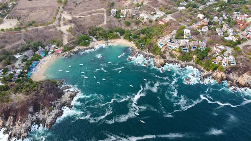 Puerto Escondido on the Pacific side (Image Credits: Unsplash)