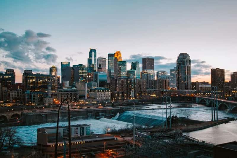 8. Minneapolis, Minnesota: Cold winters, warm healthcare access (Image Credits: Pexels)