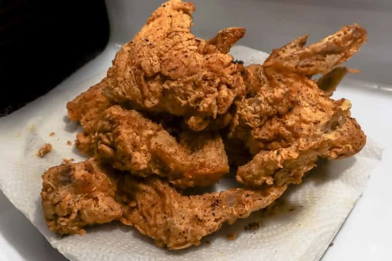 2. Fried and greasy entrees (Image Credits: Pexels)