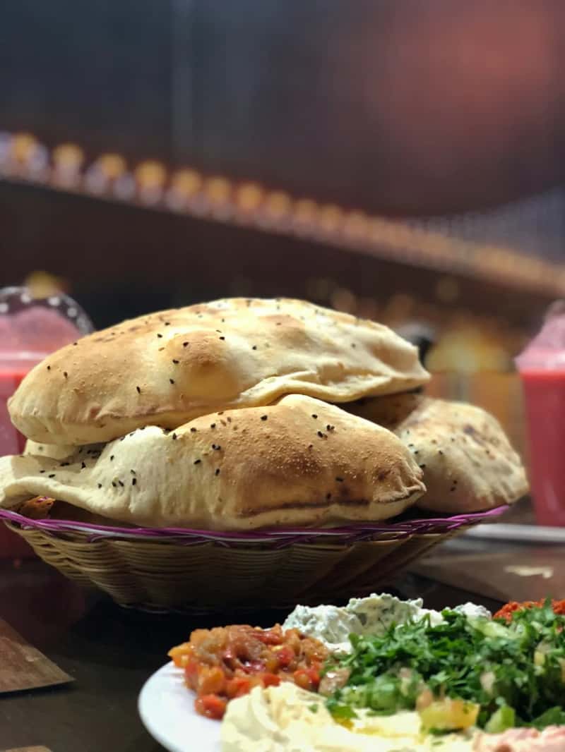 Saudi Arabia: a cuisine built on freshness and spice, not fermentation (Image Credits: Unsplash)