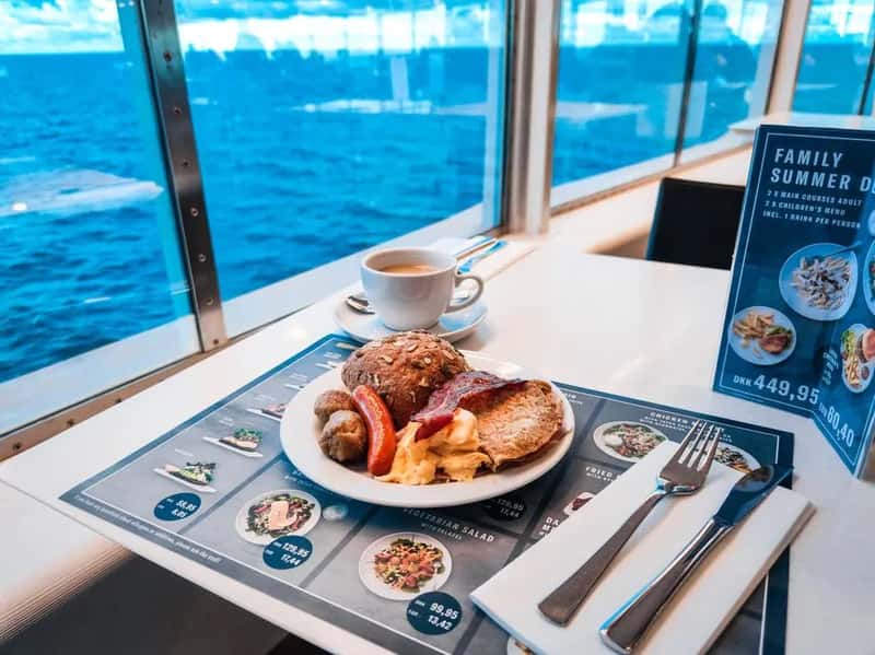 5. Plate covers so you can take your meal back to your cabin (Image Credits: Pexels)