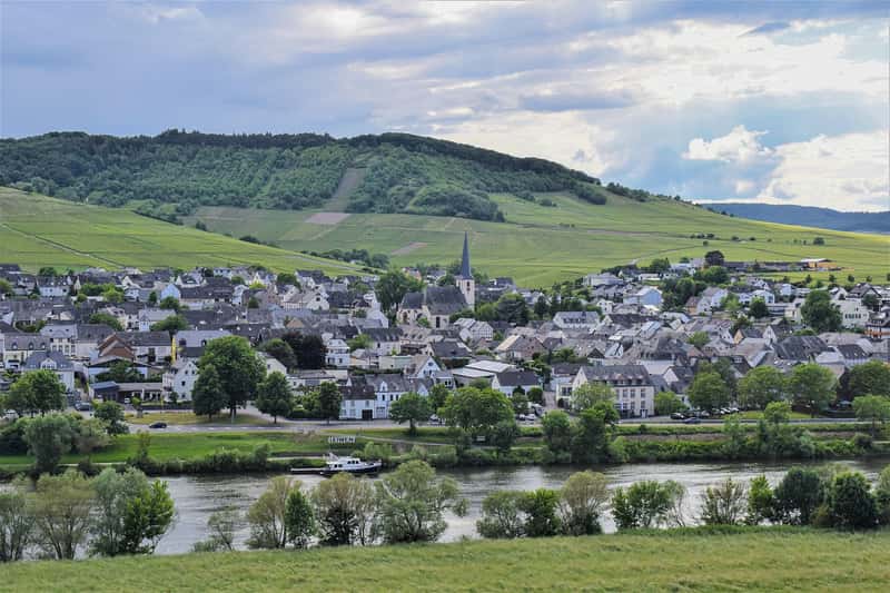 Corippo, Switzerland (Image Credits: Pixabay)