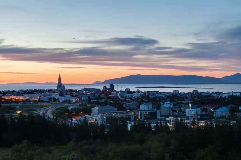 Iceland: Nordic Warmth Defying Stereotypes (Image Credits: Wikimedia)