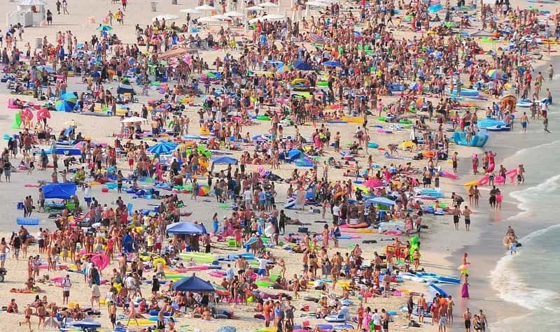 Escaping the Overcrowding Crisis (Image Credits: Flickr)