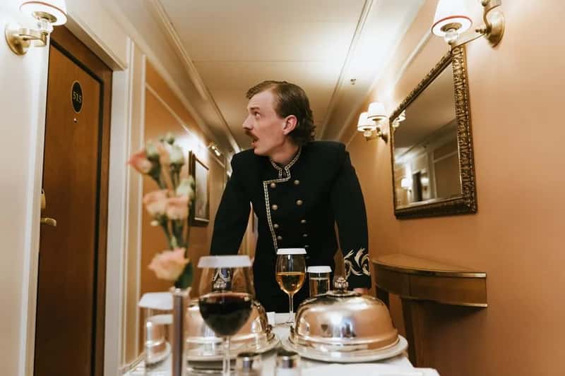6. They Ask Staff for Restaurant Recommendations Instead of Trusting Review Apps (Image Credits: Pexels)