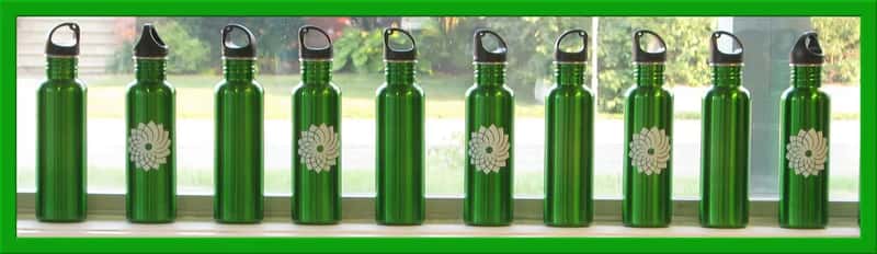 A reusable water bottle, filled before departure (Laurel L. Russwurm, Flickr, CC BY 2.0)