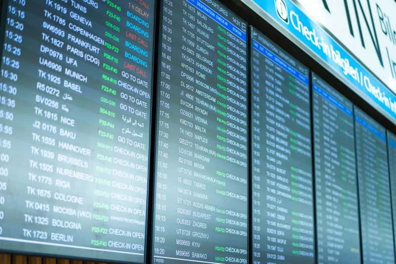 5. Booking layovers that are technically legal but practically too short (Image Credits: Pexels)